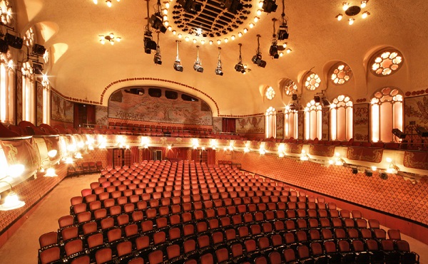 A Veszprémi Petőfi Színhán öt nagyszínházi bemutatóra készül a jövő évadban.