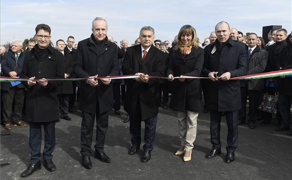 Út köti össze Veszprémet Székesfehérvárral