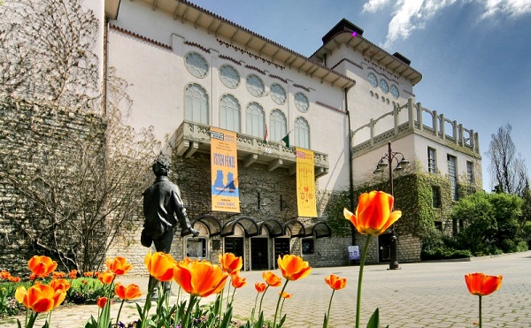 Megújul a Veszprémi Petőfi Színház és környezete