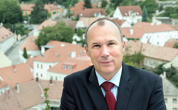 Harmadik ciklusát kezdi meg Porga Gyula