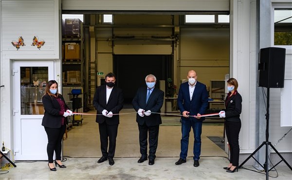 Villamosipari üzemcsarnokot avattak Nemesvámoson