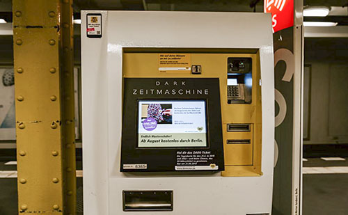 Jegykiadó automatákat és utastájékoztatókat telepítenek a Balaton környékére